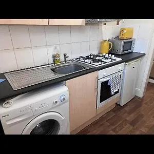 67,2 Colwick Road Ng2 4al Apartment Nottingham
