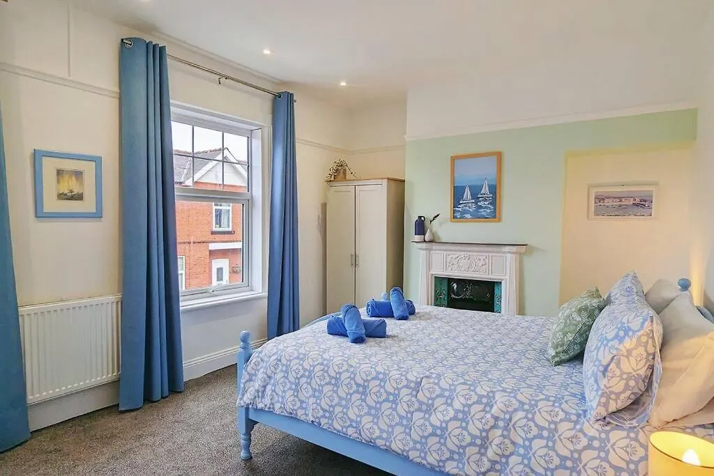 Seaside Escapes - With Relaxing Hot Tub! Villa Scarborough Holiday home